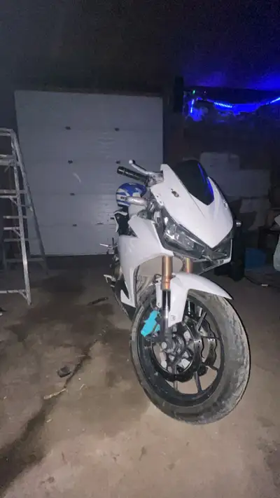 Trade/obo The bike runs and drives perfectly fine. Bike has a lost title!