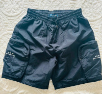 A COLD WALL SHORTS SIZE L