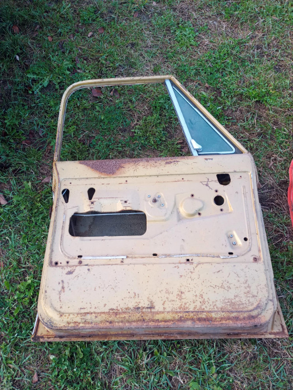 1967-71 Chevy truck doors in Auto Body Parts in Peterborough - Image 4