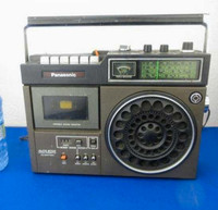 Rare vintage Panasonic radio in working condition
