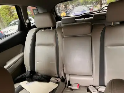 Vends Mazda cx9 de 2007. 375000km, mais tourne super bien. Plaquette / disque changé novembre 2024 4...