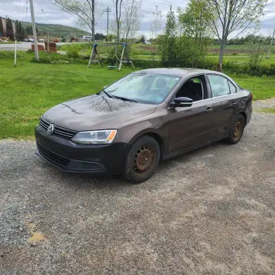 Selling my 2011 VW jetta. 2.5 automatic. New valve cover gasket, Bosch spark plugs, vacuum pump gask...