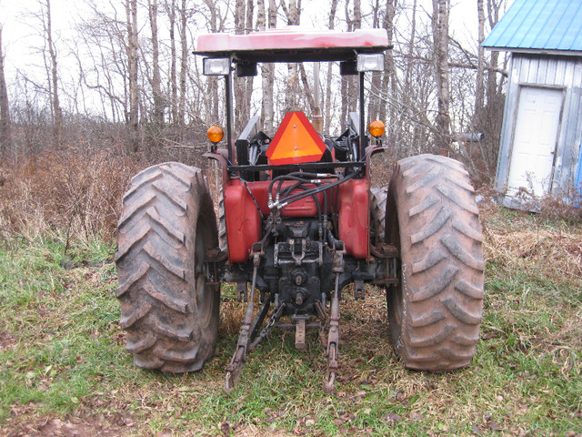 CASE IH 885 4wd tractor and loader in Other in Truro - Image 2