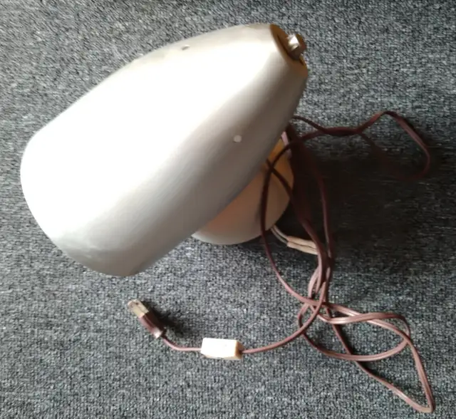 Lampe projecteur à fixer au mur ou au plafond in Indoor Lighting & Fans in Longueuil / South Shore - Image 2
