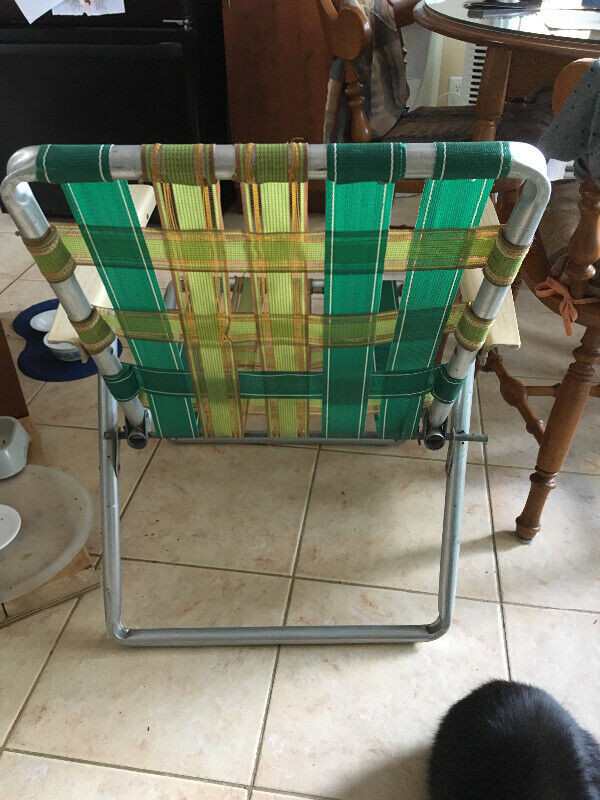 Antique Aluminum latted lawn chair/chaise ‘60’s aluminium verte dans Mobilier pour terrasse et jardin  à Longueuil/Rive Sud - Image 3