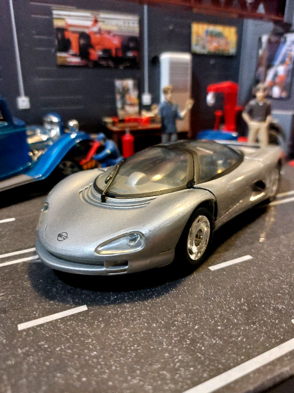 Diecast Cars &Trucks 1:24 th Scale 
Corvette  in Toys & Games in Hamilton - Image 2