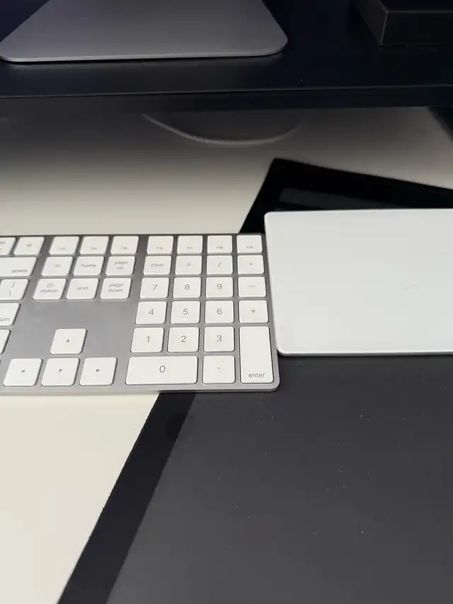 27 inch iMac with Retina 5K display  in Desktop Computers in Oshawa / Durham Region - Image 4
