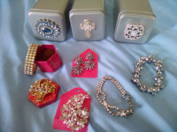 Vintage - Jewelry boxes, bracelets, brooch and earrings