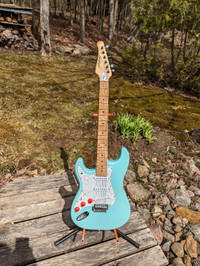Left handed electric guitar - Sawtooth strat style Daphne blue