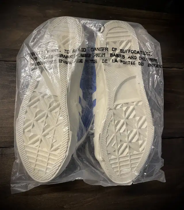 Inmate-Issued Jail Canvas 2-Stripe Velcro Shoes Men’s 5 in Men's in Kitchener / Waterloo - Image 11