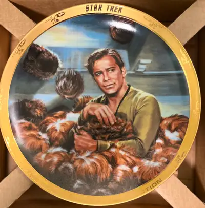 Star Trek episode collector plates (complete set of 8)