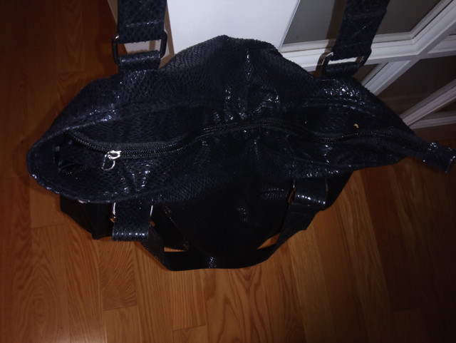 Women’s Bag in Women's - Bags & Wallets in Mississauga / Peel Region - Image 2