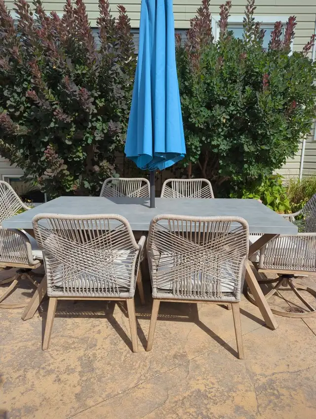 Patio Dinning Set - Steel Table in Patio & Garden Furniture in Mississauga / Peel Region - Image 2