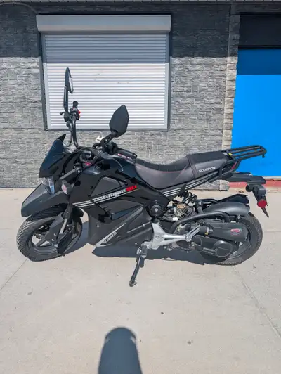 Selling my 2023 scorpion stinger 50cc Motorcyle. Less then 1000 Km put on it. Second owner, only bee...