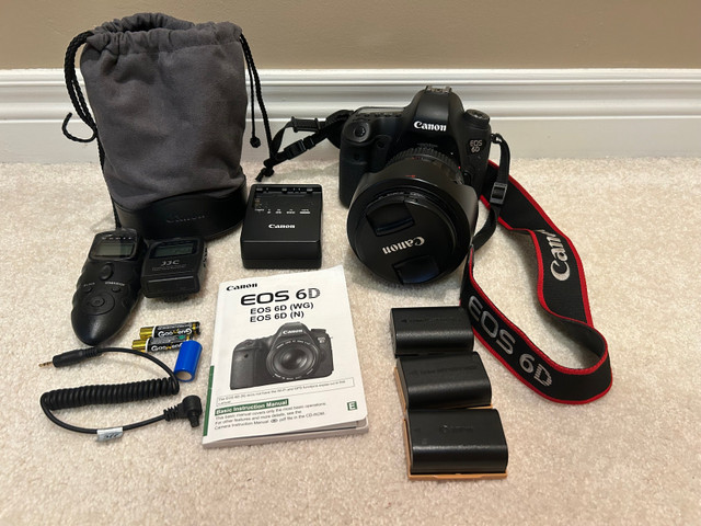 Canon EOS 6D with EF 24-105 f/4L IS USM Kit in Cameras & Camcorders in Markham / York Region