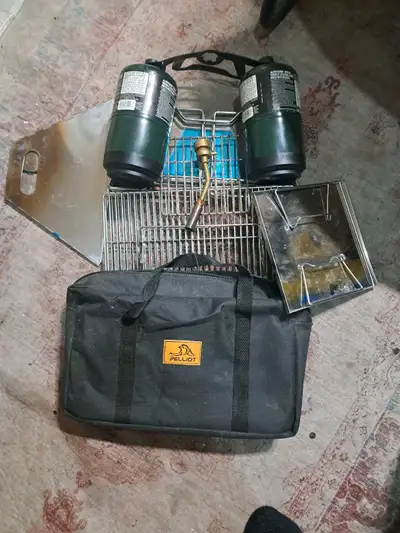 Vien avec 2 bonbonnes propane neuve pour morceaux separer ou complet prix a discuter