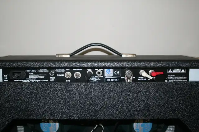 Fender '65 Super Reverb Reissue 45-Watt 4x10" Guitar Combo in Amps & Pedals in Bedford - Image 7