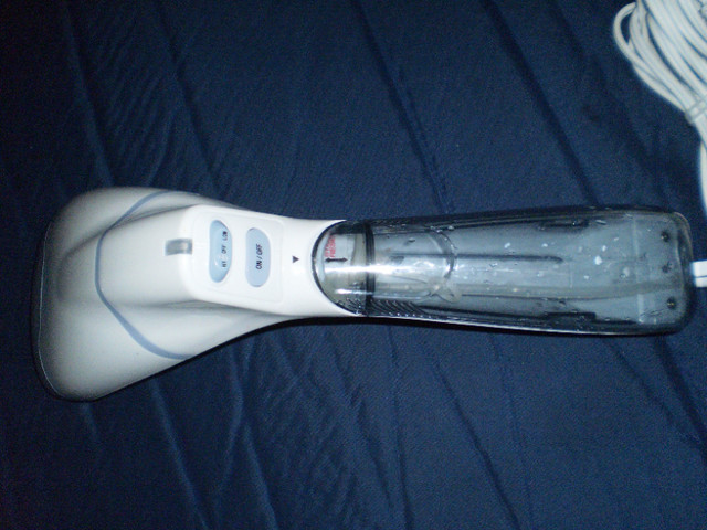 Conair GS32MY Extreme Steam Handheld Fabric Steamer in Irons & Garment Steamers in City of Toronto - Image 2