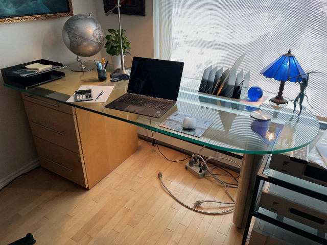 Bureau de travail moderne (verre-bois-métal) dans Bureaux  à Ville de Montréal