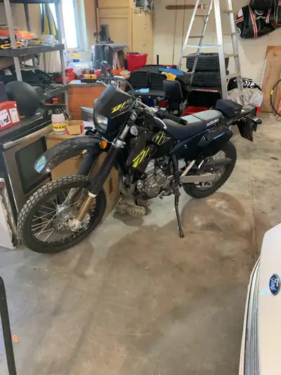 2023 Suzuki DRZ400S , excellent condition. Only 1634 km