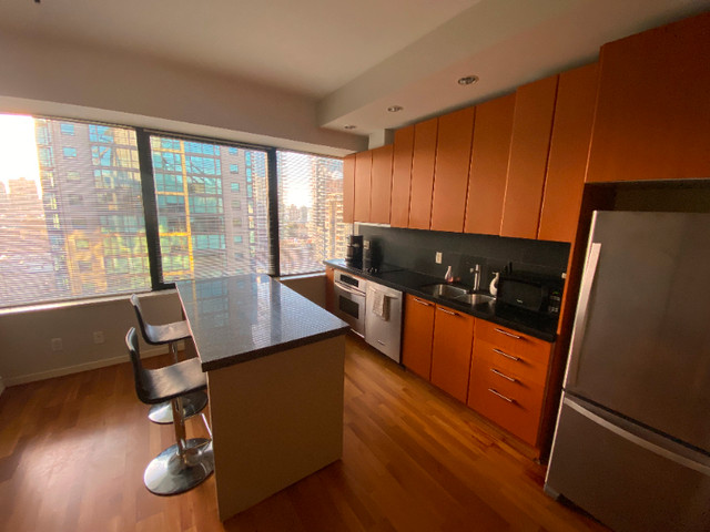 Fully furnished studio in Coal Harbour - includes utilities in Long Term Rentals in Downtown-West End