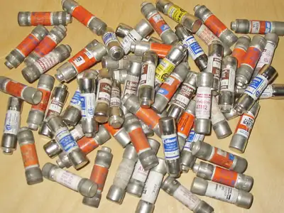 SLOW BLOW TIME DELAY 600 VAC CLASS CC MIDGET FUSES ~ MIXED LOT!, View more