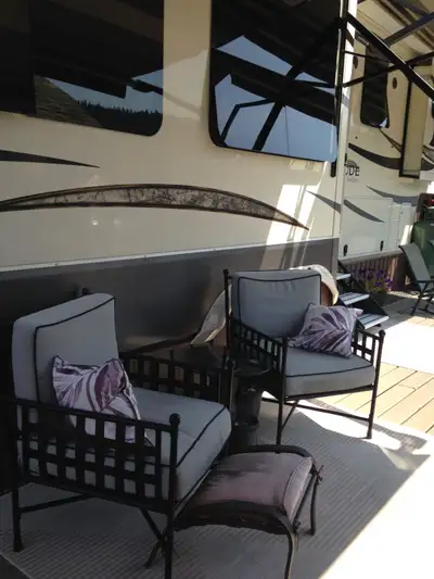5th WHEEL TRAVEL TRAILER FOR SALE - ASKING PRICE: $ 49,900.00 – NANAIMO, B.C. TRAILER INFORMATION: 2...