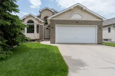 See MLS® Number: 202613242 https://www.realtor.ca/real-estate/29880400/274-barnes-street-winnipeg-ri...