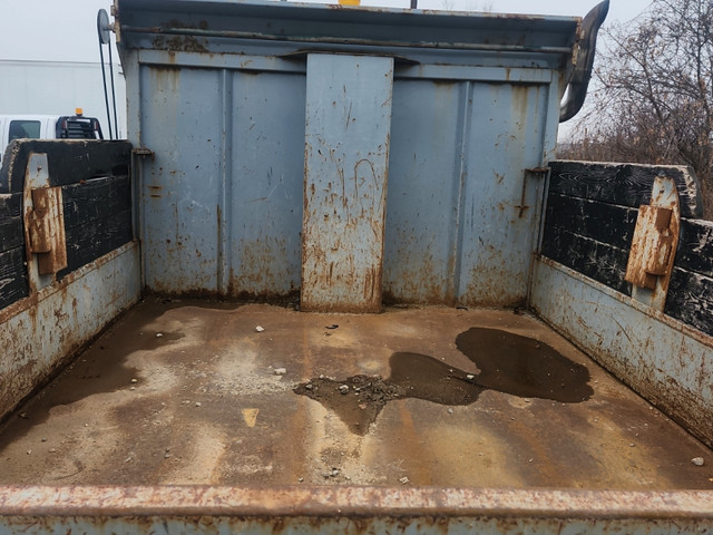 2000 INTERNATIONAL DUMP TRUCK LOW PRO-ONLY 157KM-CREW CAB-AUTO in Cars & Trucks in Brantford - Image 4