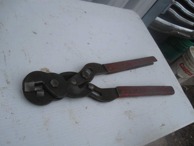 Weed Sturdy Large Pliers for Car & Truck Chain Repair in Hand Tools in Cornwall - Image 3
