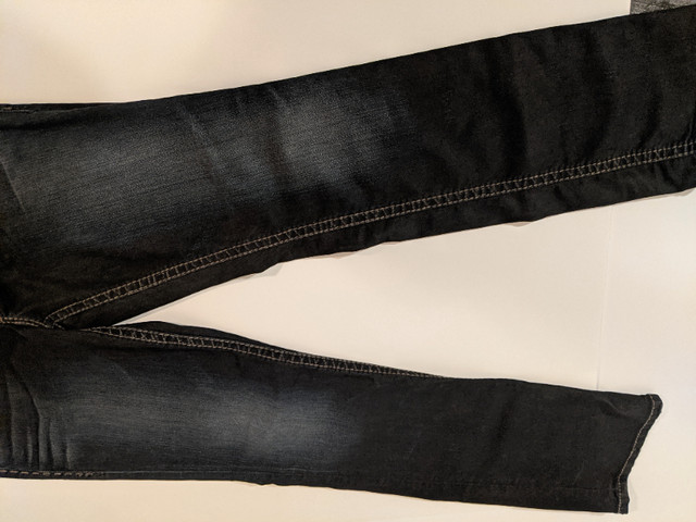 Women's Silver Blue jeans. Like new. Size W30,L31 in Women's - Bottoms in Lethbridge - Image 2
