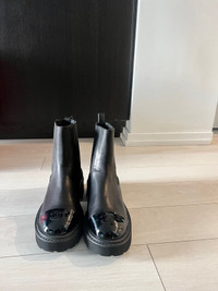 Stylish leather black calfskin Boots