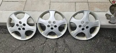 3 hub caps for Toyota Corolla 4th is missing good condition $10 each x 3 = $30