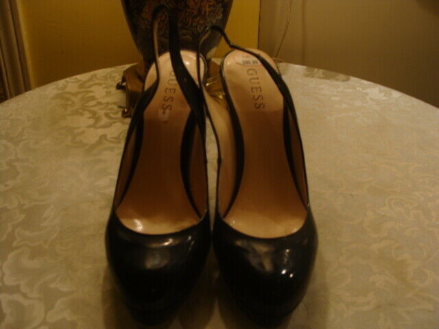 Souliers de marque Guess, en cuir vernis, pointure 8.5 dans Femmes - Chaussures  à Laval/Rive Nord