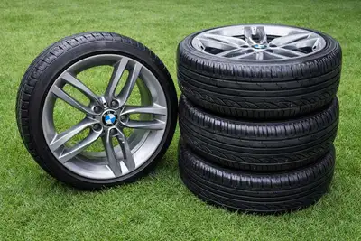 Straight rims – no cracks or bends BMW M3 wheels -5X120 -225/40/18 - 8X18 Rims have minor curb rash....
