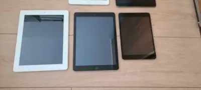 Lot de tablettes Apple iPad, View more