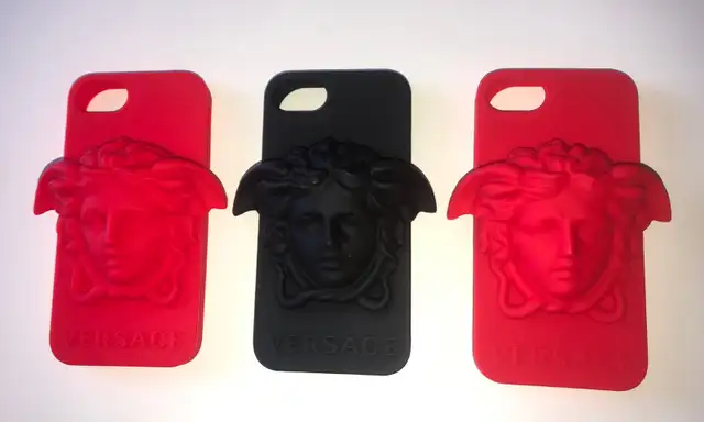 Versace Medusa iPhone SE Case in Cell Phone Accessories in Oshawa / Durham Region - Image 2