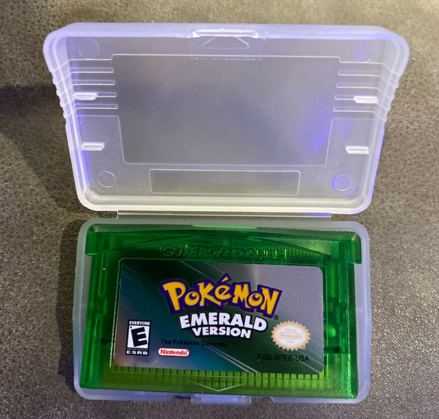 Pokémon LeafGreen Version Nintendo Game Boy Advance, 2004 in Older Generation in Regina