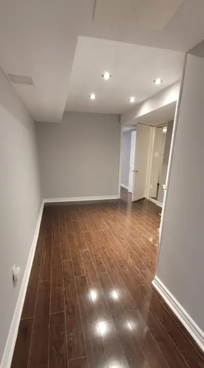 Beautiful 2 bedroom basement for Rent in Brampton. Schools, shopping centers, banks, gym facilities,...
