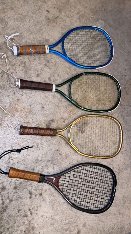 Tennis or badminton racquet/racket  in Tennis & Racquet in Windsor Region - Image 4