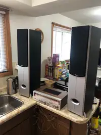 Quest QF601NX tower speakers 