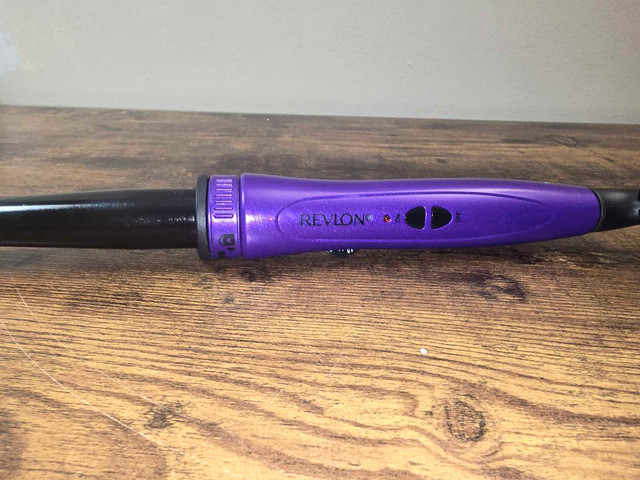 Revlon Bold Expression Ceramic Tapered Curling Wand Tested worki in Other in Mississauga / Peel Region - Image 3