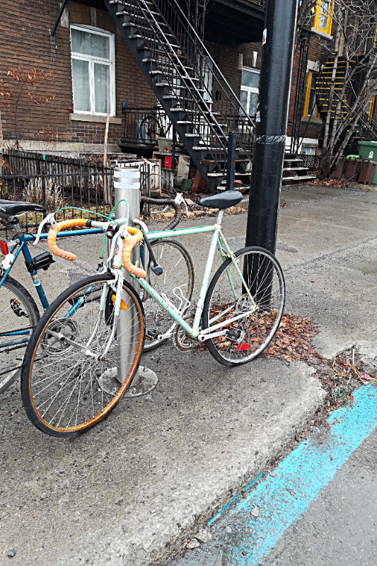 Vélo abandonné ? volé ? À qui ? dans Objets perdus/trouvés  à Ville de Montréal - Image 2