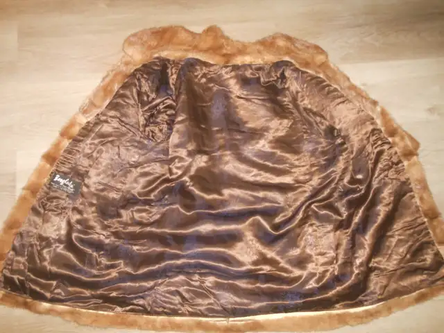 Mink Fur coat in Women's - Tops & Outerwear in City of Montréal - Image 11