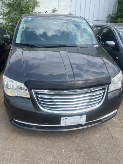2011 Chrysler Town & Country 155552 Great condition Runs great 2 set of tires with rims Fully loaded...