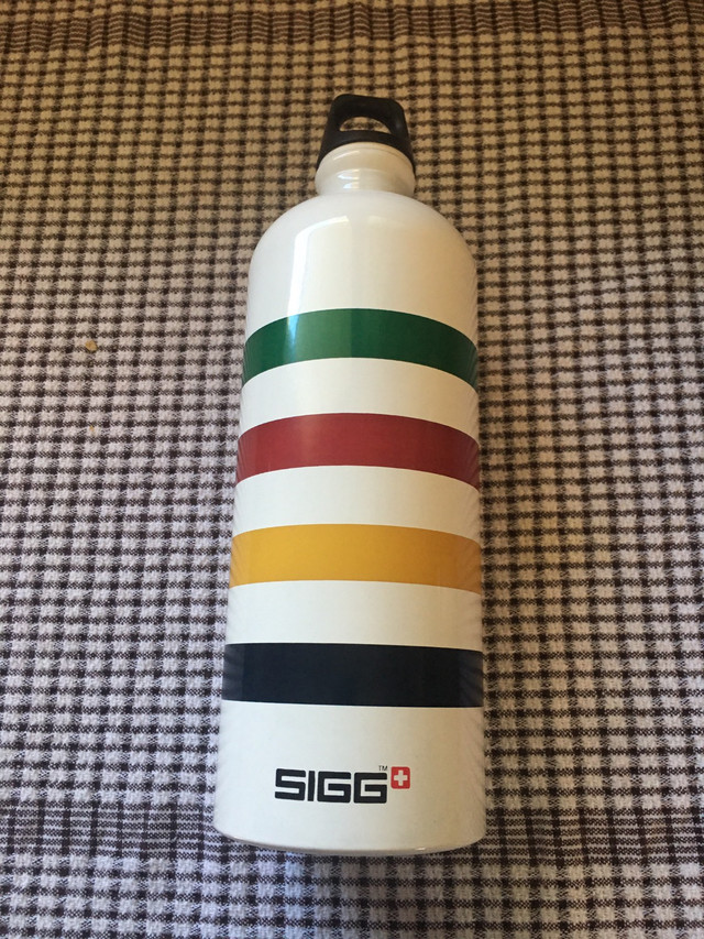 HBC/Hudson Bay SIGG Swiss water bottle and thermos  in Kitchen & Dining Wares in Winnipeg - Image 2