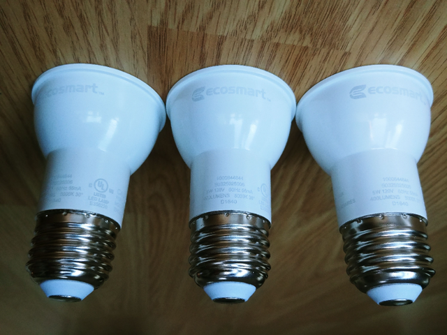 Ecosmart PAR16 Daylight LED Bulb in General Electronics in Brantford - Image 3