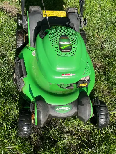 tondeuse à essence - LawnBoy / self propelled, View more