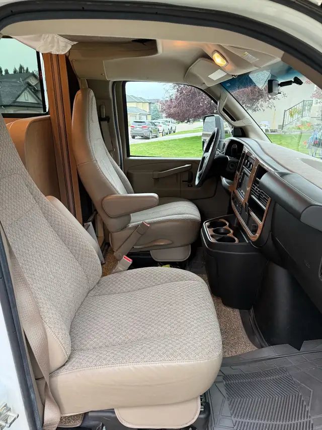 2020 Thor Chateau Class C Motorhome in RVs & Motorhomes in Calgary - Image 4