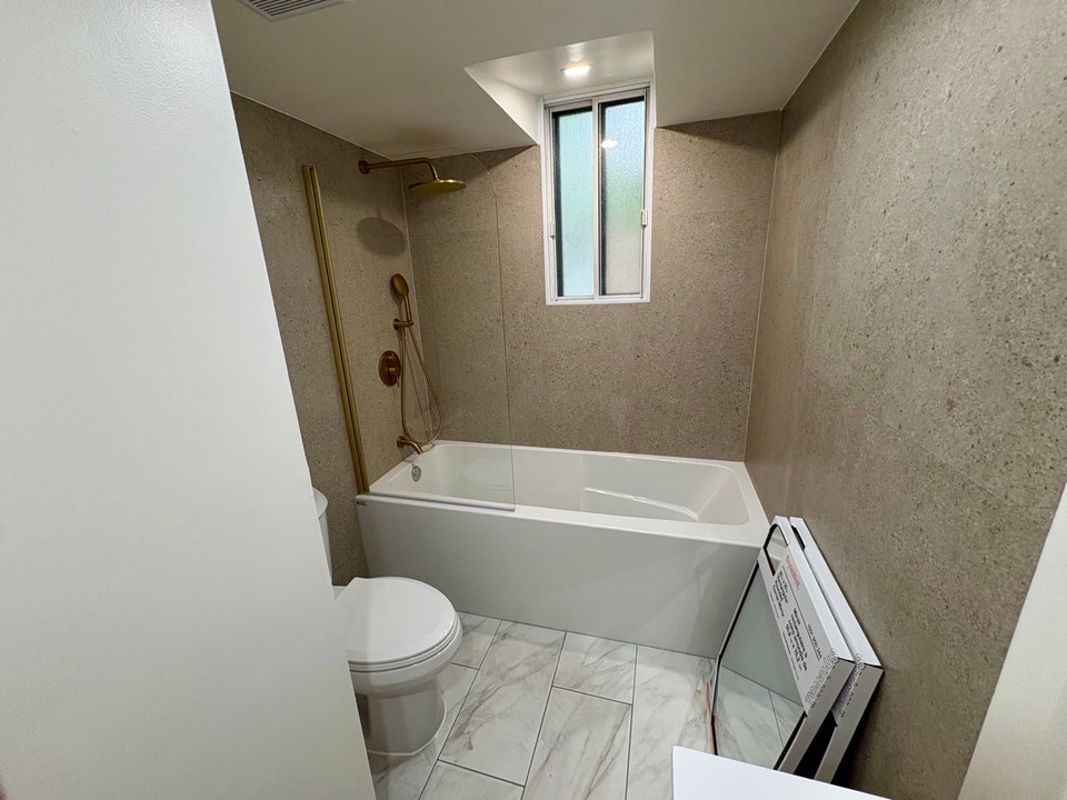 large 2 bedrooms 2 bathrooms 3